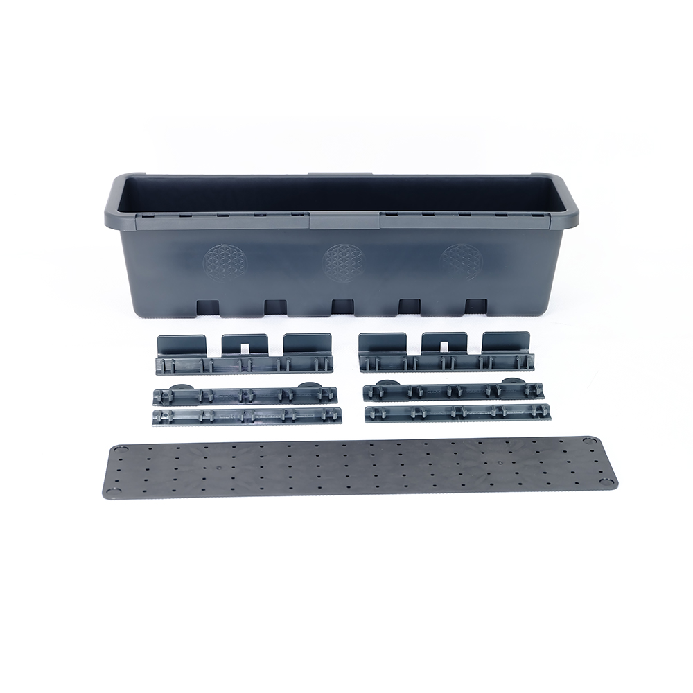 blumenkasten für kräuter auf dem balkon