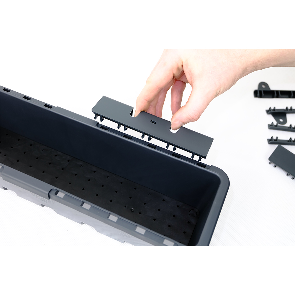 blumenkasten für kräuter auf dem balkon