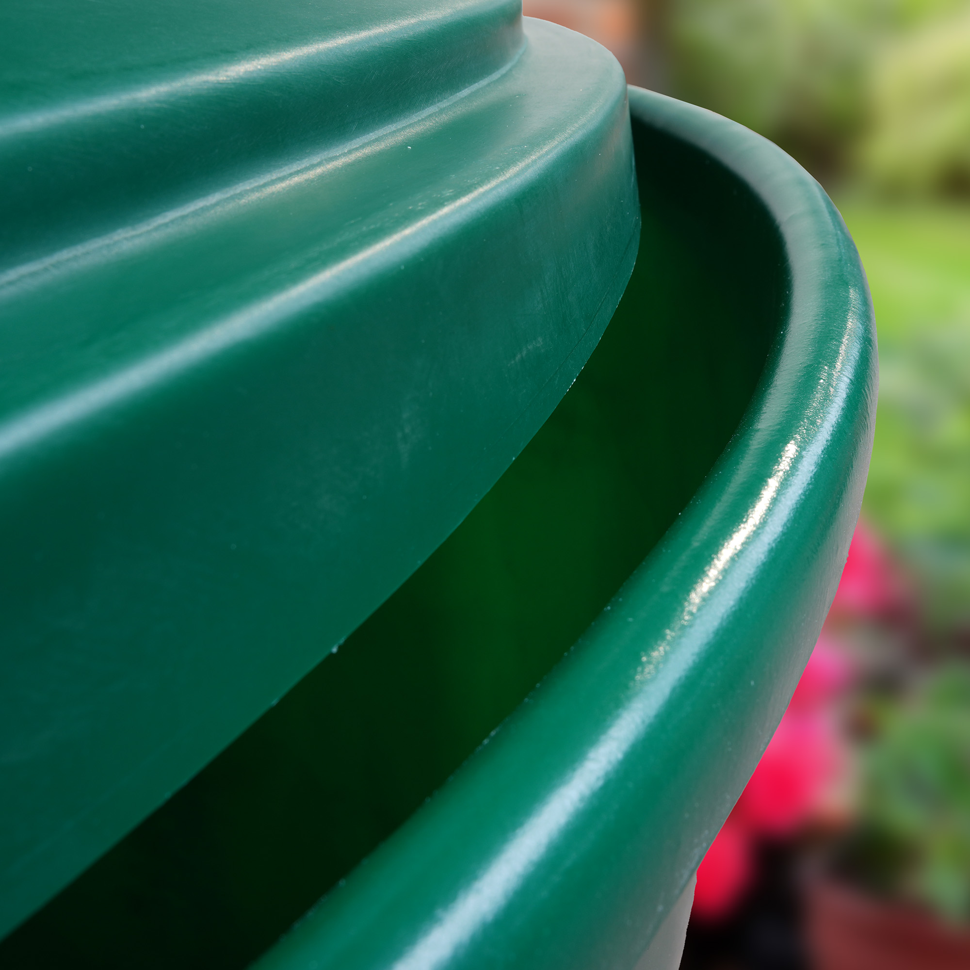 Große Regentonne mit Deckel