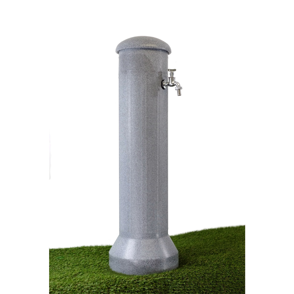 Wasserzapfsäule mit Wasserhahn