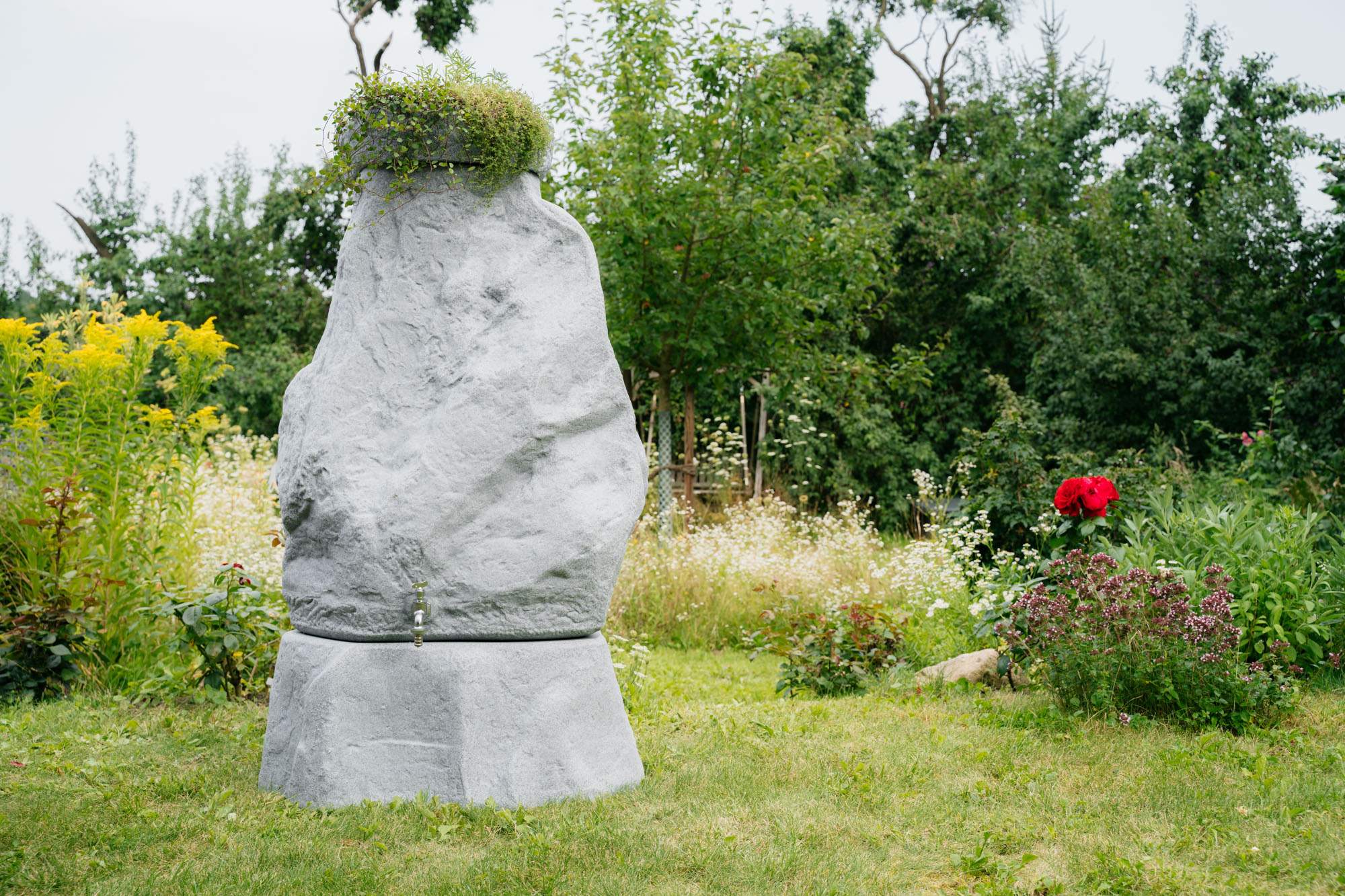 Unterstand für den Dekor-Regenspeicher "Hinkelstein"