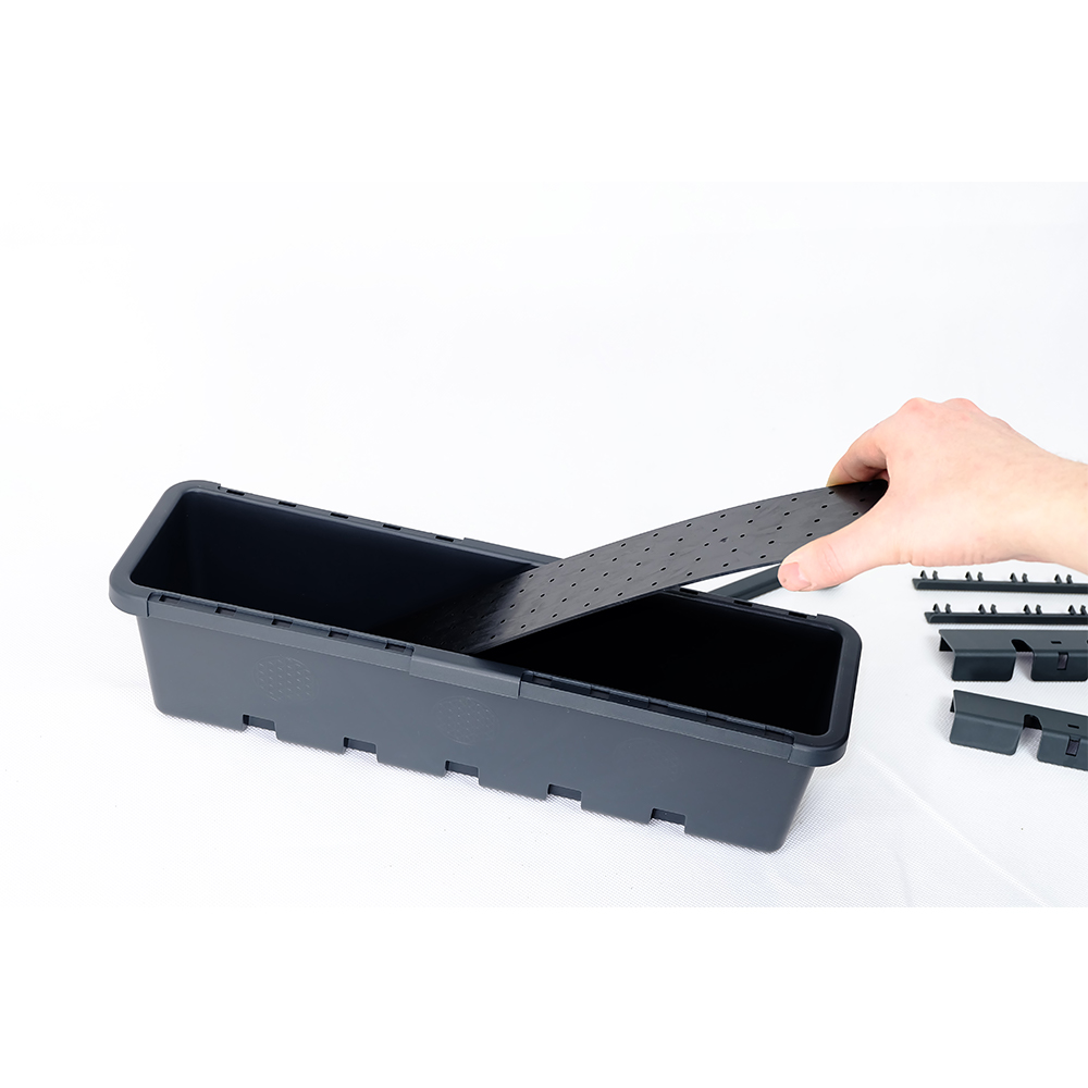 blumenkasten für kräuter auf dem balkon